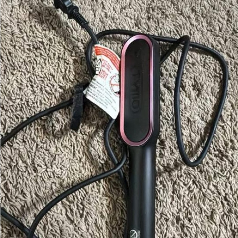 Black and Pink Tymo Hair Straightener